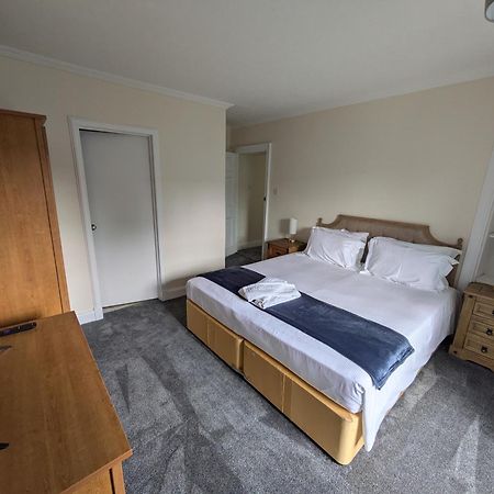 Buccleuch And Queensberry Arms Hotel Торнхил Екстериор снимка