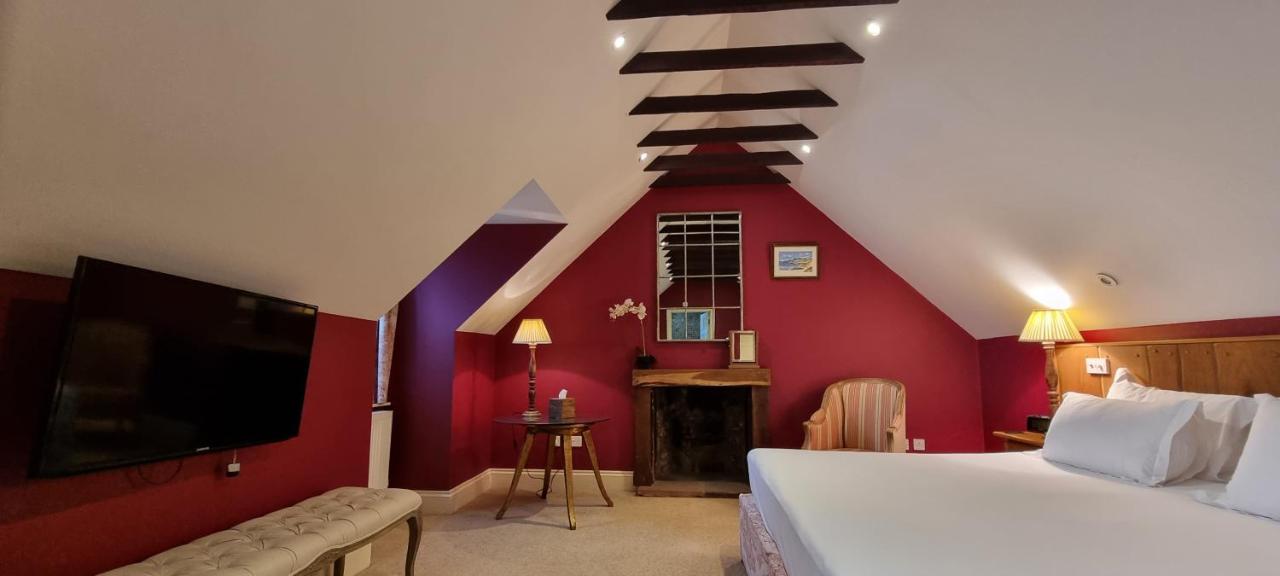 Buccleuch And Queensberry Arms Hotel Торнхил Екстериор снимка