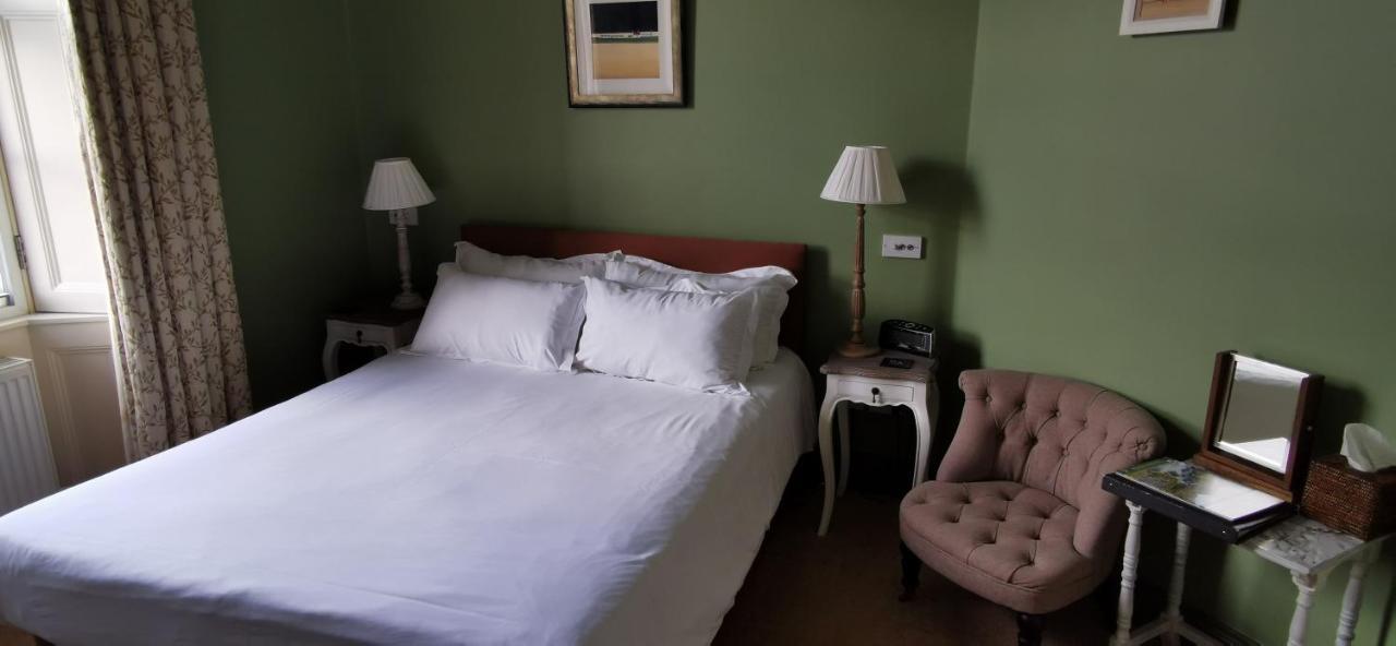 Buccleuch And Queensberry Arms Hotel Торнхил Екстериор снимка