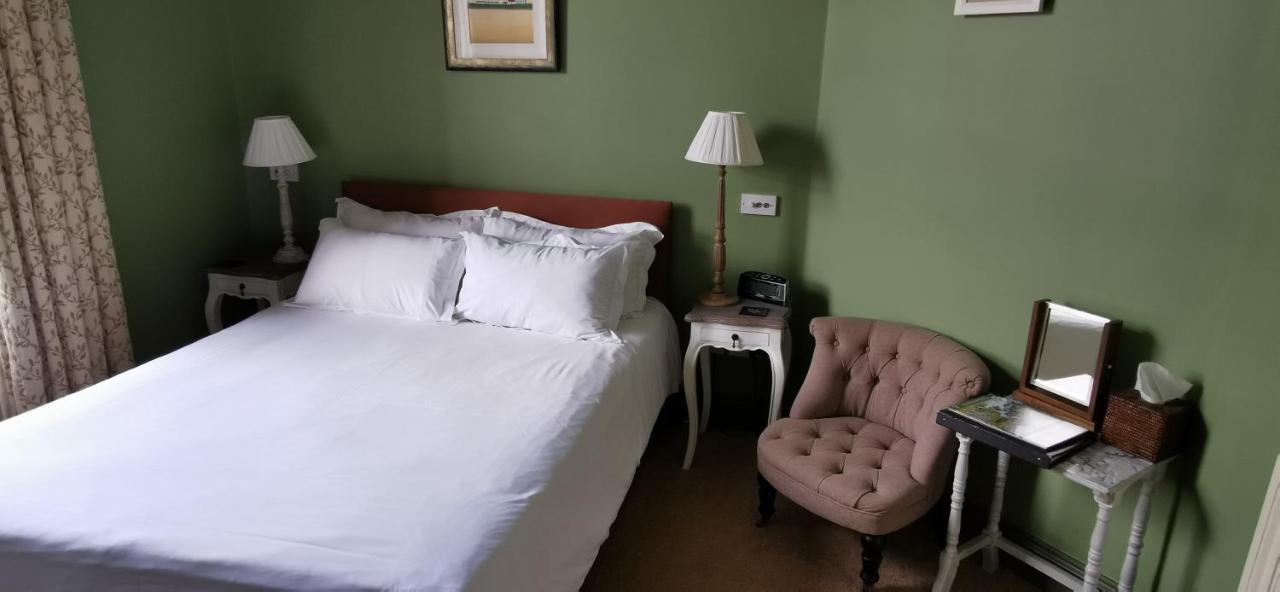 Buccleuch And Queensberry Arms Hotel Торнхил Екстериор снимка