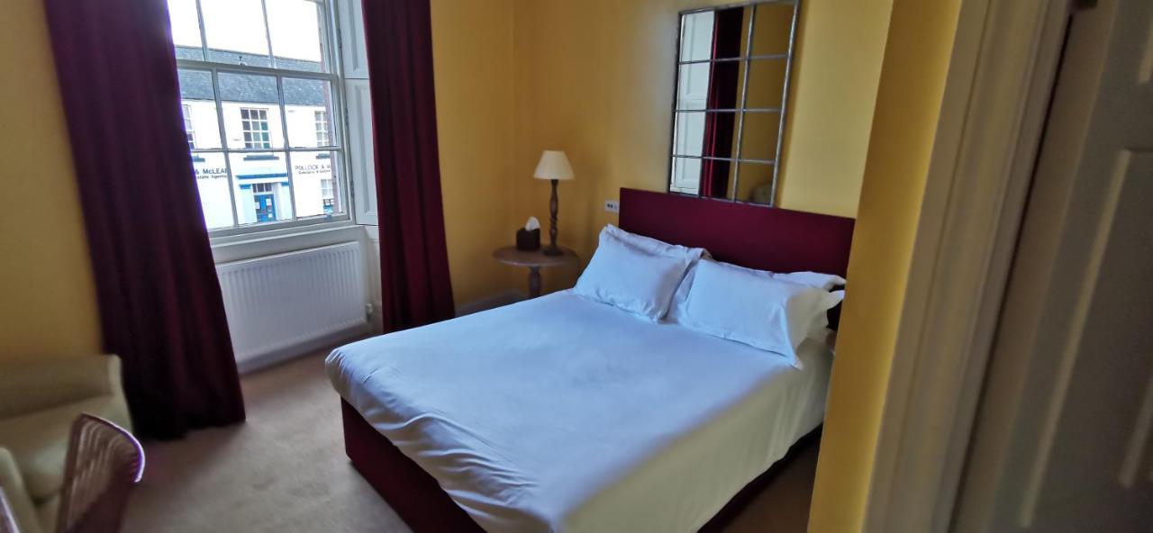 Buccleuch And Queensberry Arms Hotel Торнхил Екстериор снимка