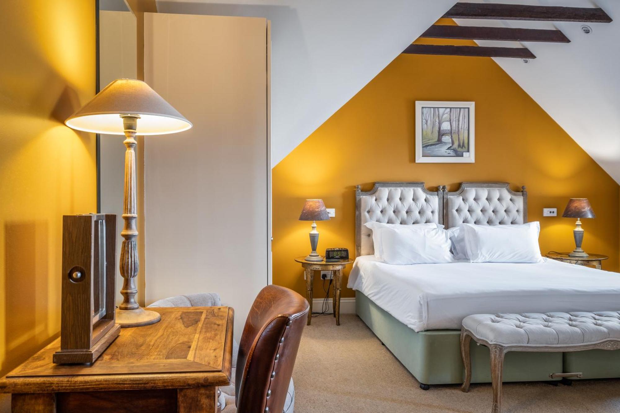 Buccleuch And Queensberry Arms Hotel Торнхил Екстериор снимка