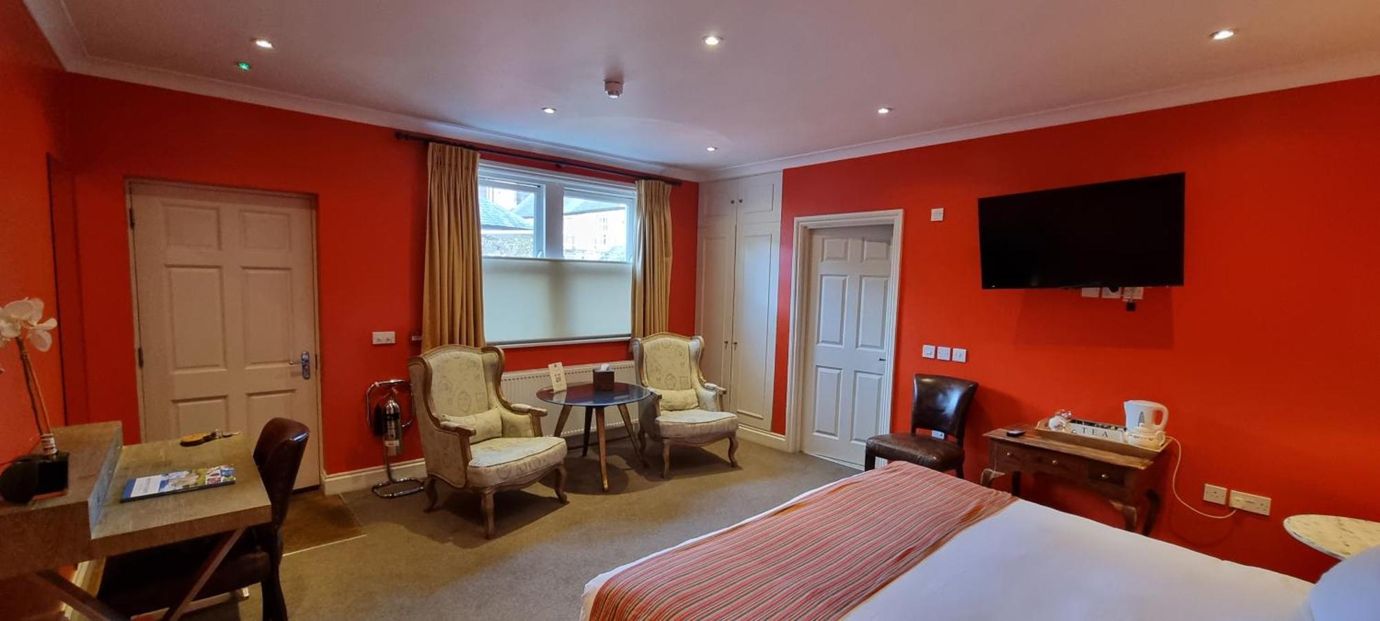 Buccleuch And Queensberry Arms Hotel Торнхил Екстериор снимка