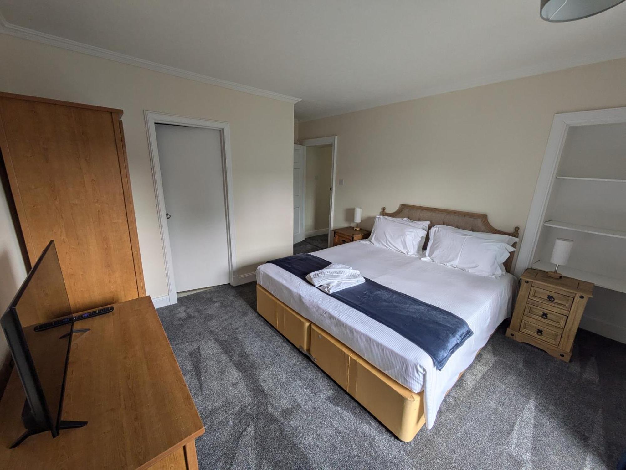 Buccleuch And Queensberry Arms Hotel Торнхил Екстериор снимка