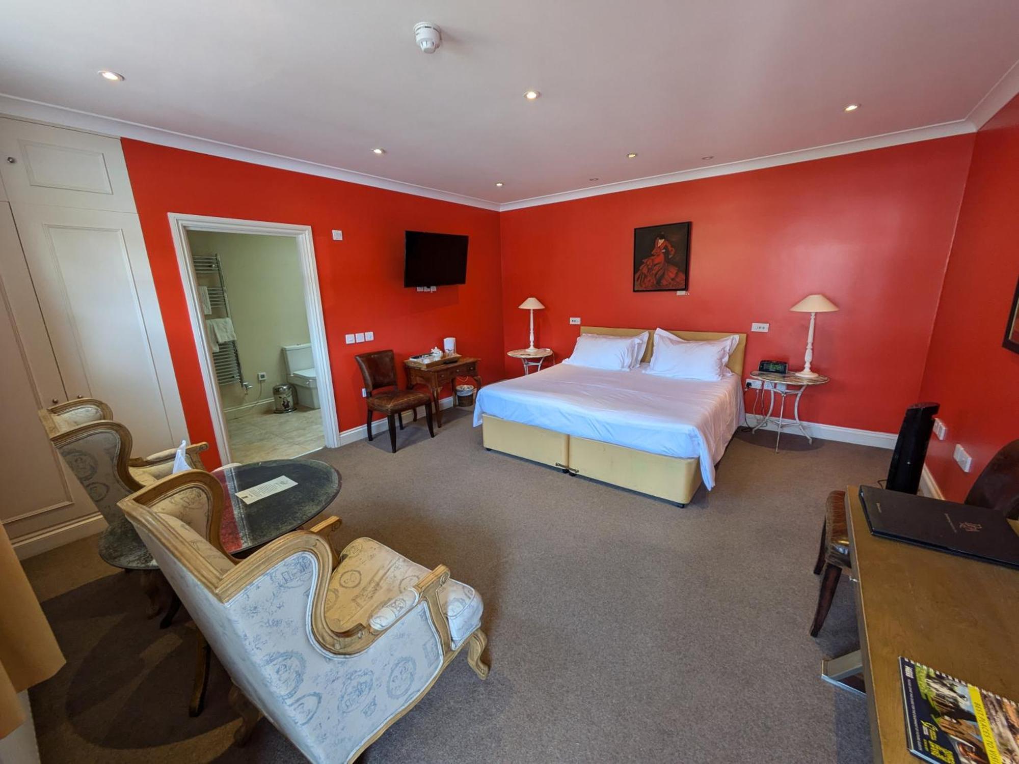 Buccleuch And Queensberry Arms Hotel Торнхил Екстериор снимка