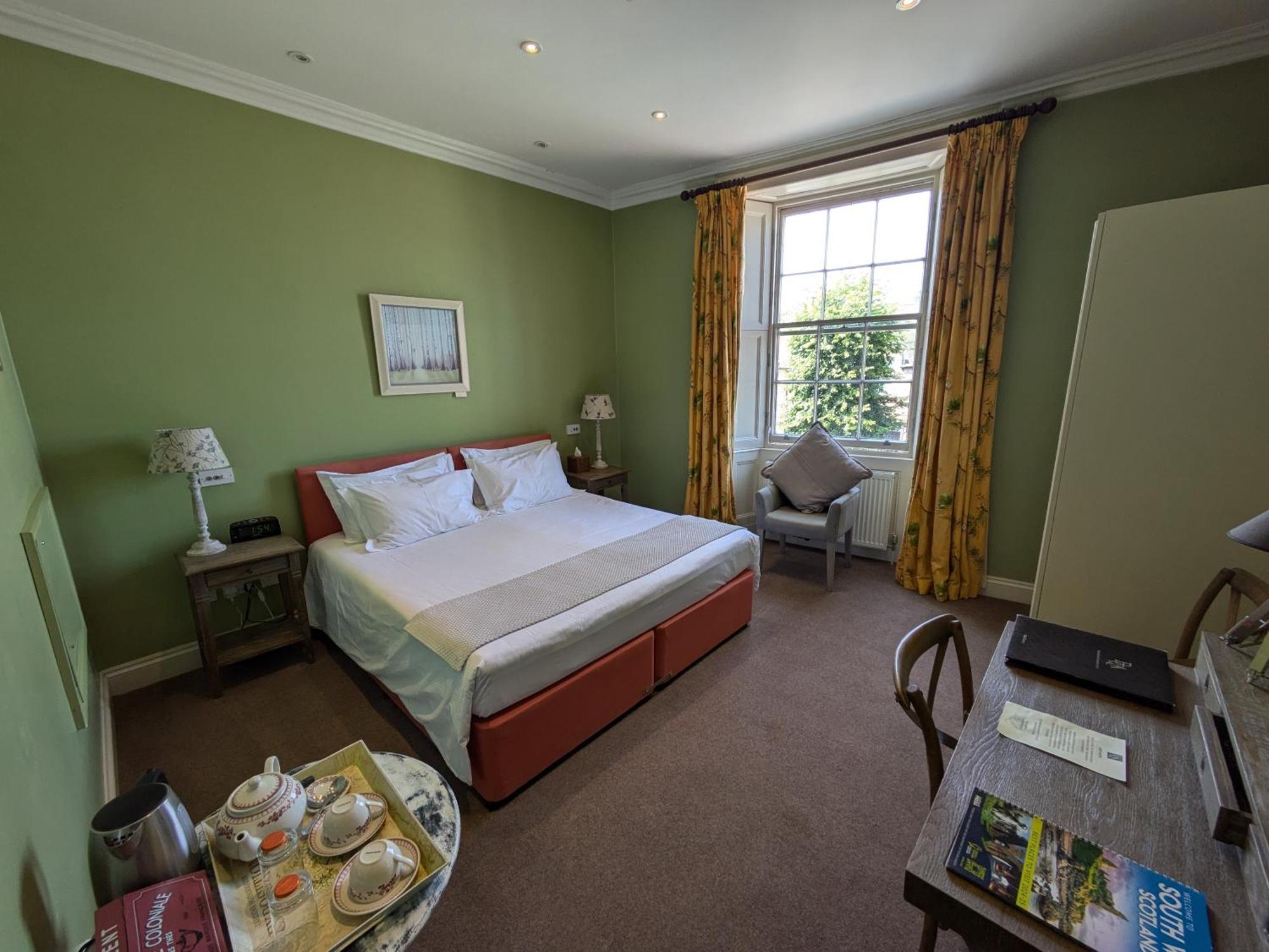 Buccleuch And Queensberry Arms Hotel Торнхил Екстериор снимка